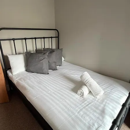 3-bed Boutique Townhouse In Centre Of *